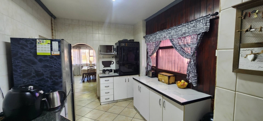 3 Bedroom Property for Sale in Bothasig Western Cape